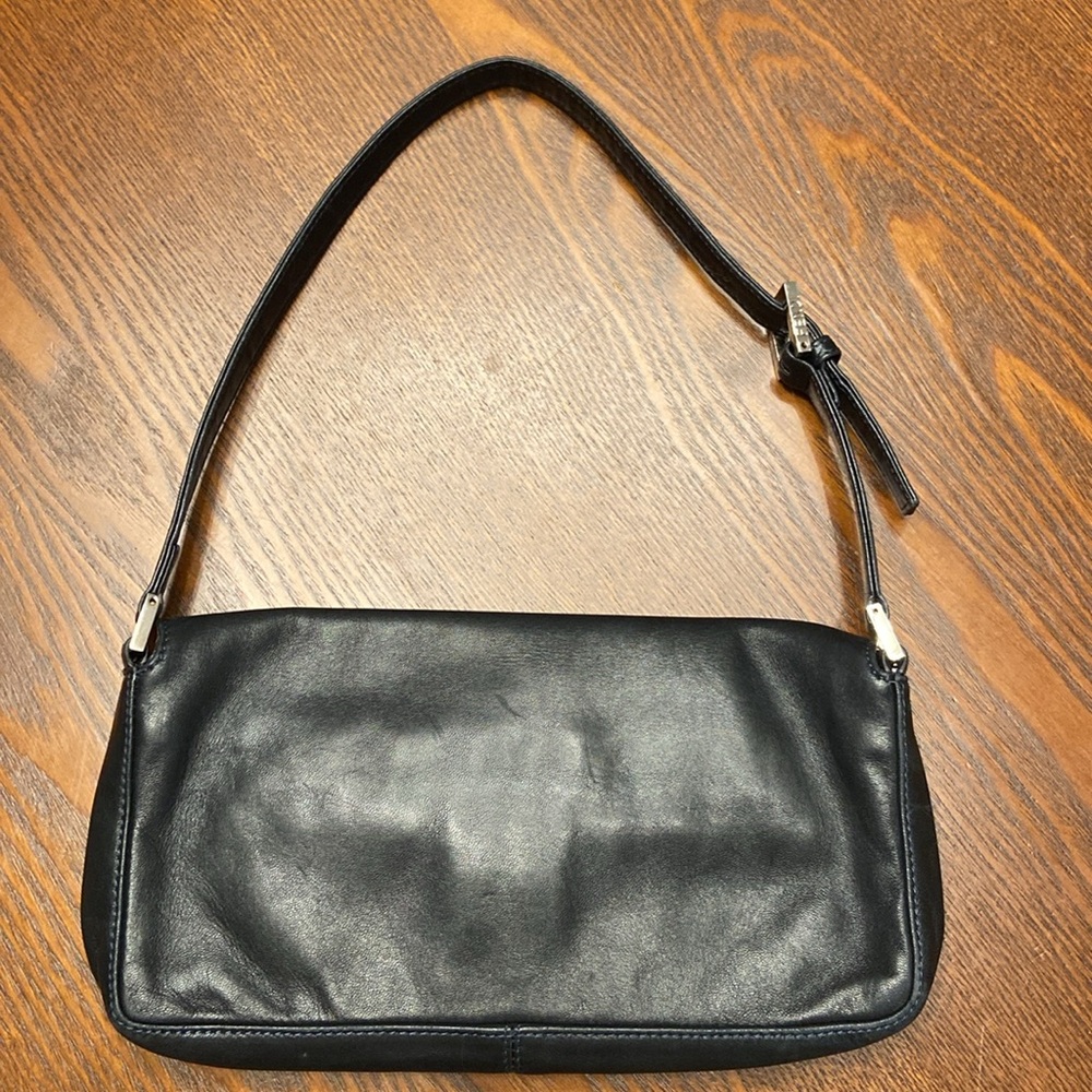 Fendi Leather Flap Pochette Baguette Shoulder Bag - Picture 2 of 10